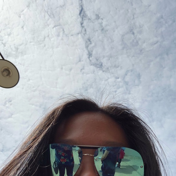 Meet your Posher, Ivy - Picture 1 of 1